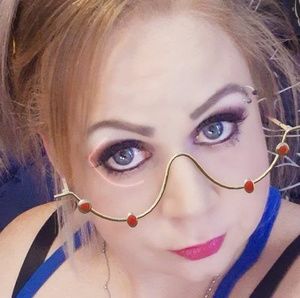 Meet your Posher, Christina